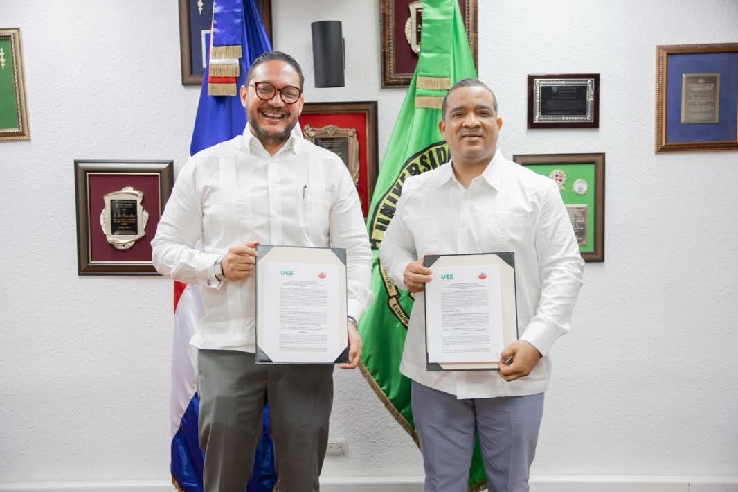 Regional de Educación 05 y UCE formalizan acuerdo para fortalecer la formación docente