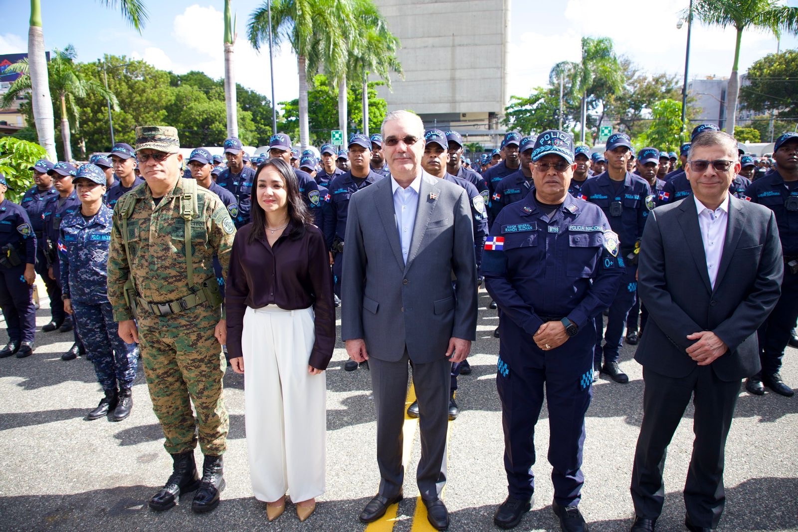 Presidente Abinader pone en marcha “Navidad con Garantía de Paz 2.0” con despliegue de cerca de 28,000 agentes para reforzar la tranquilidad y la convivencia en todo el país