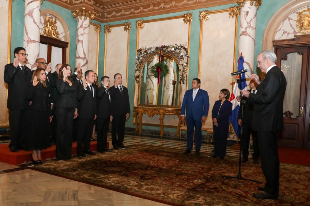 CNM presidido por el presidente Abinader juramenta nuevos jueces del Tribunal Superior Electoral tras concluir proceso de evaluación 1 cfb930a9 9b85 4848 802b 6d1acd3e0f04