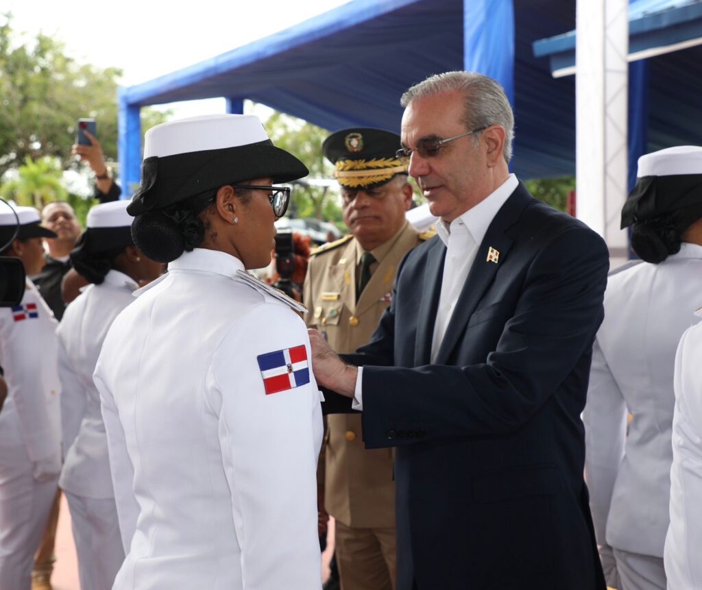 Presidente Abinader encabeza vigésima cuarta graduación de 40 nuevos cadetes de la Fuerza Aérea Dominicana 1 d6e9a734 aef6 45fb 838a 902d2a1296a4
