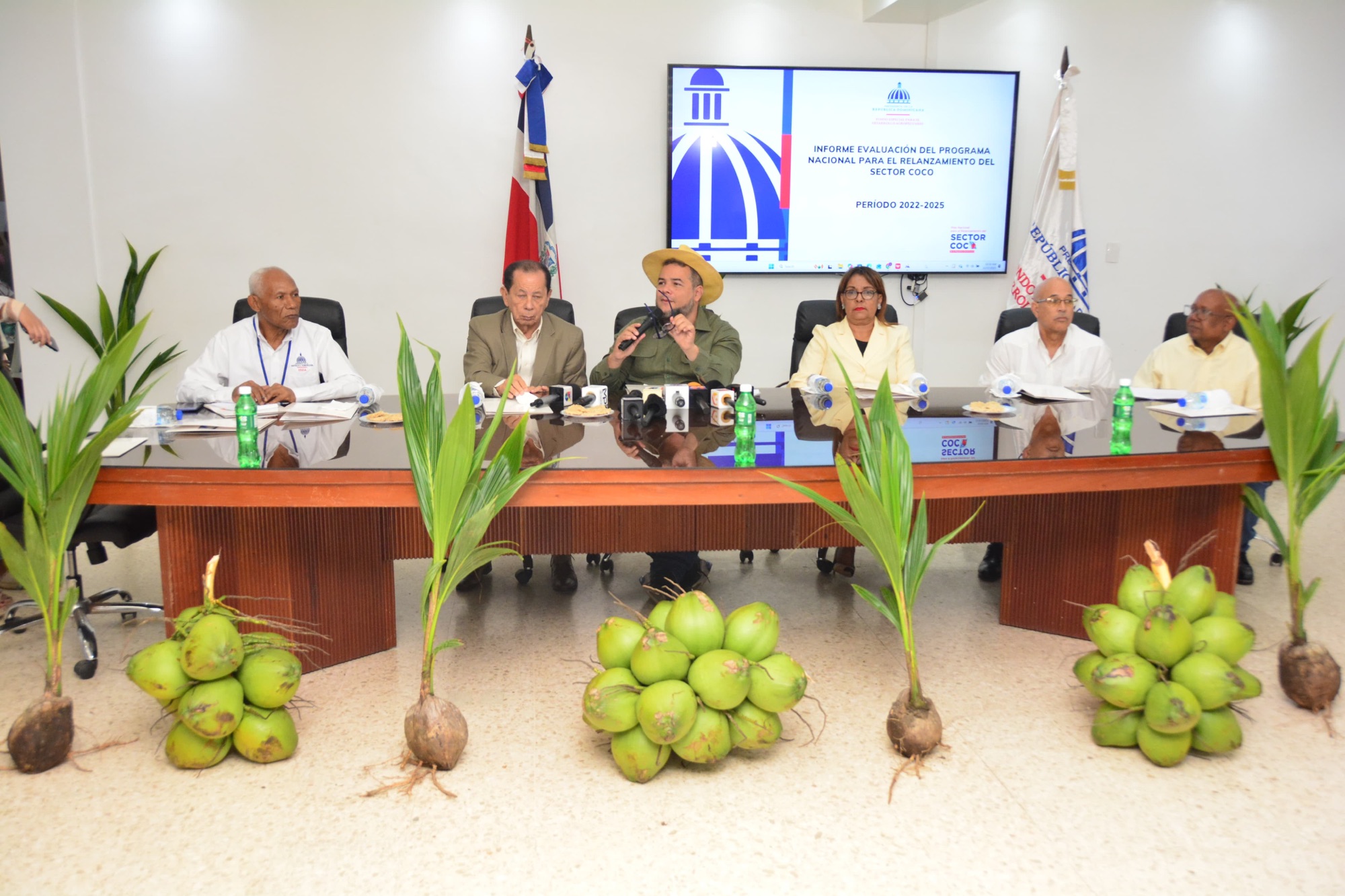 Hecmilio Galván: “El país está sembrado de coco por todas partes”