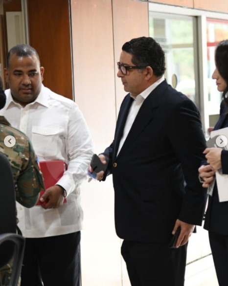 Otras siete personas, incluido el empresario Eduardo Read, acuden a la PGR por caso Senasa