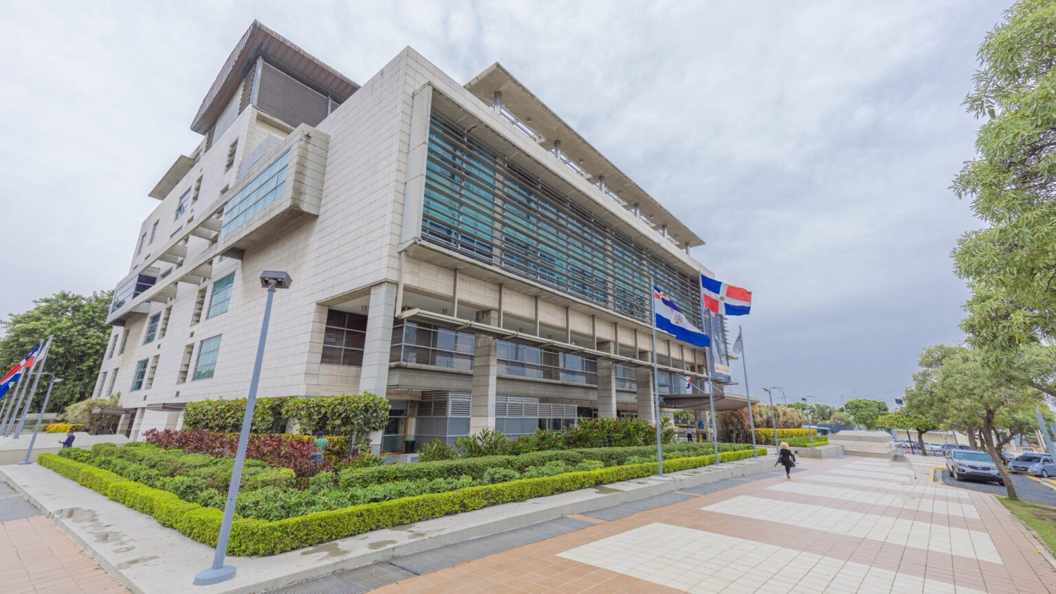 Pepca revela que Hazim obtuvo vehículos de lujo antes de asumir SeNaSa a cambio de futuras adjudicaciones