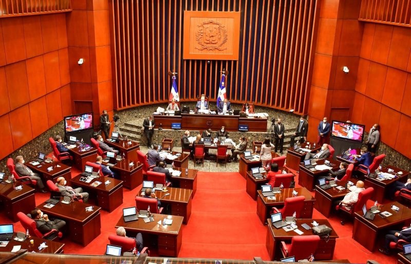 Gobierno deposita en el Senado proyecto de fusión entre Educación y Educación Superior 1 img 0413