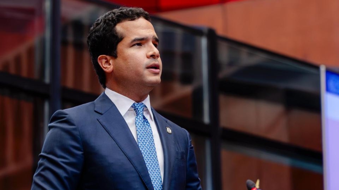 Omar Fernández cuestiona Presupuesto 2026 por baja inversión pública