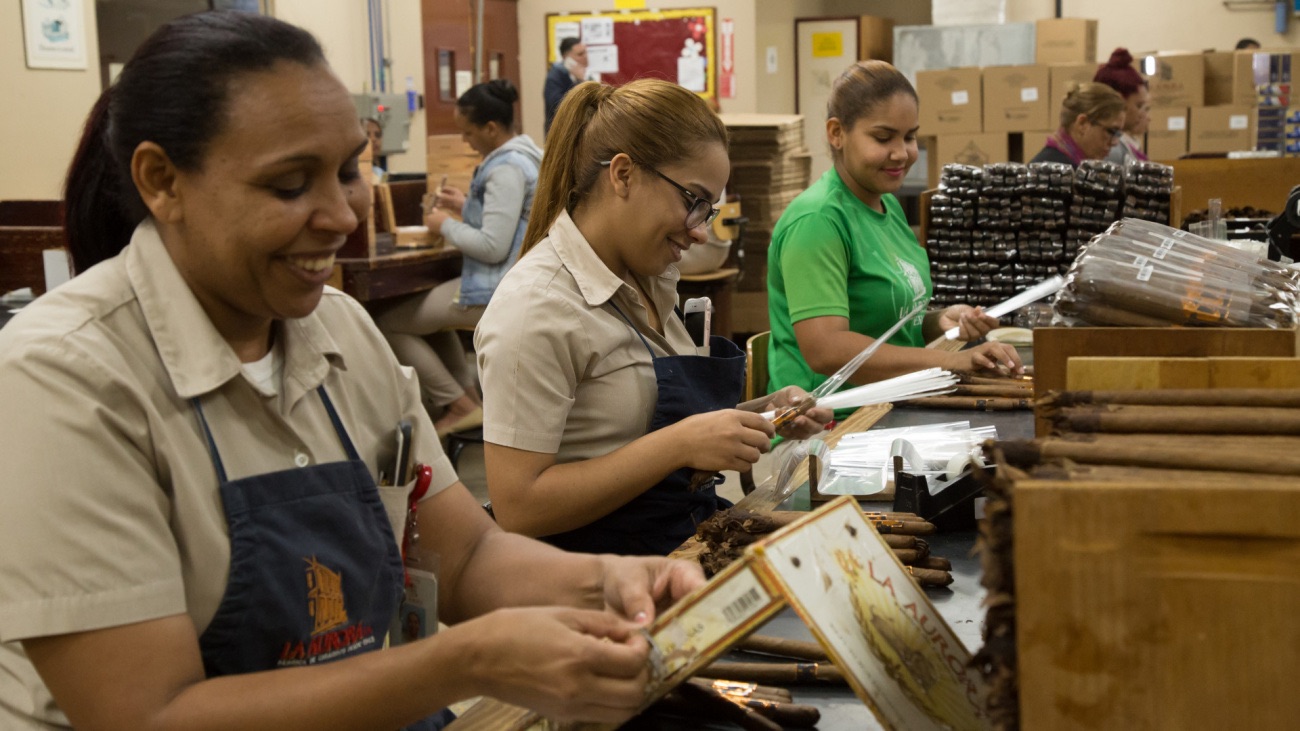 Zonas francas alcanzan los 200 mil empleos directos; el 50% están en el Cibao