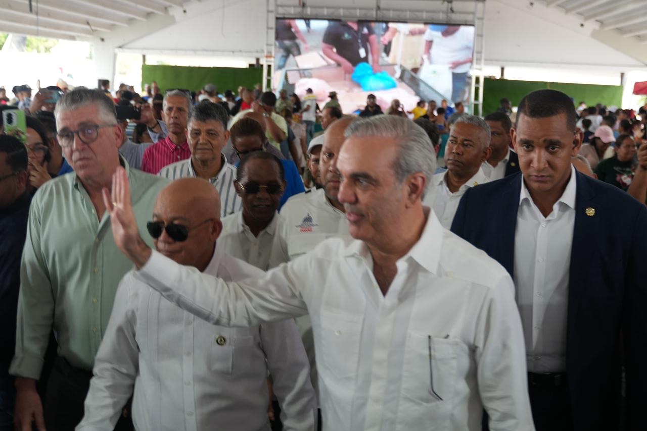 Presidente Abinader visita la Feria Agropecuaria de Inespre en la Ciudad Ganadera