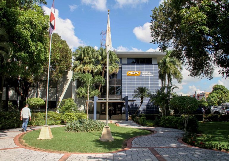 MOPC adjudica más de 30 proyectos de infraestructura vial en 15 provincias afectadas por tormenta Melissa