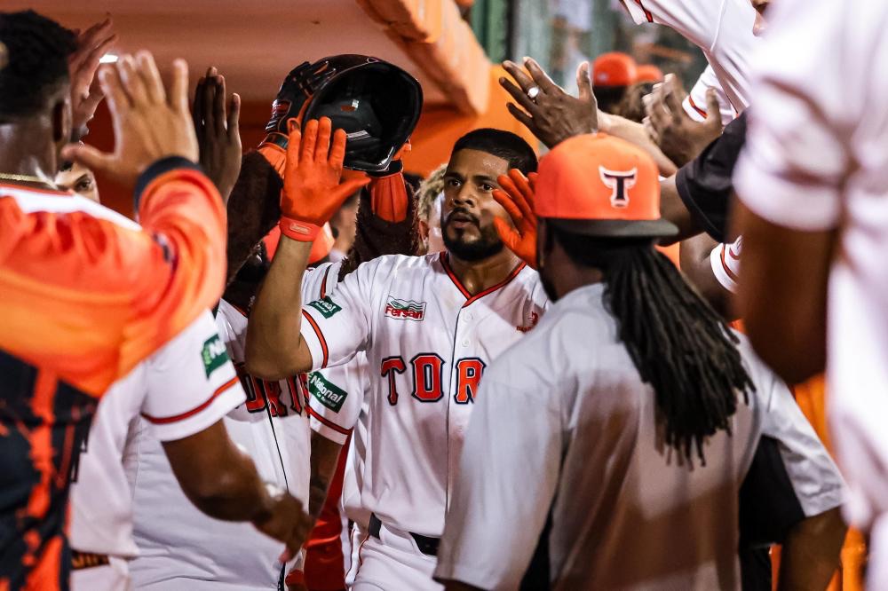 Toros extienden su dominio con cuarta victoria seguida y superan 7-4 a los Leones 1 img 9811