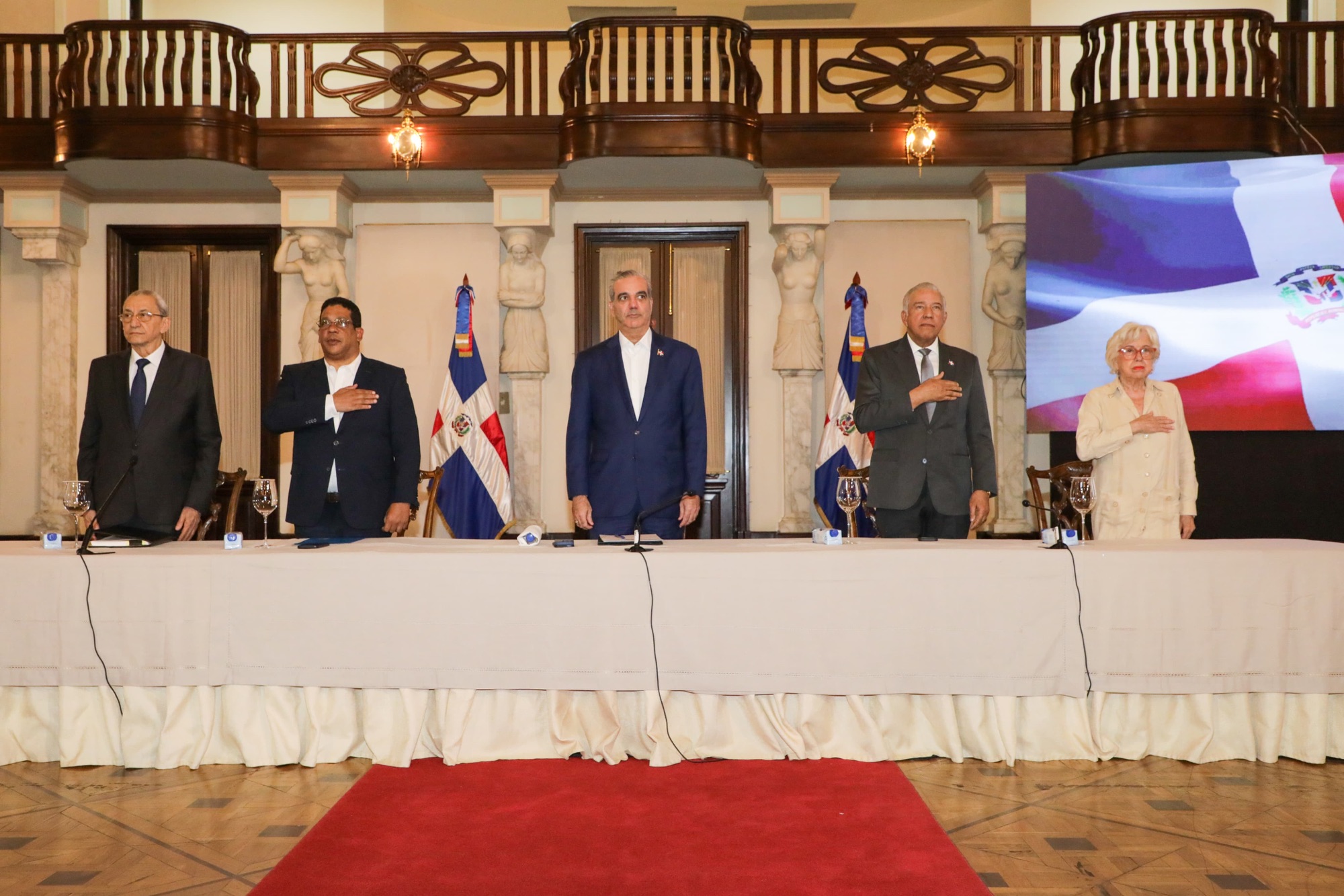 Presidente Abinader aprueba reglamento de aplicación de la Ley 47-25 de Contrataciones Públicas