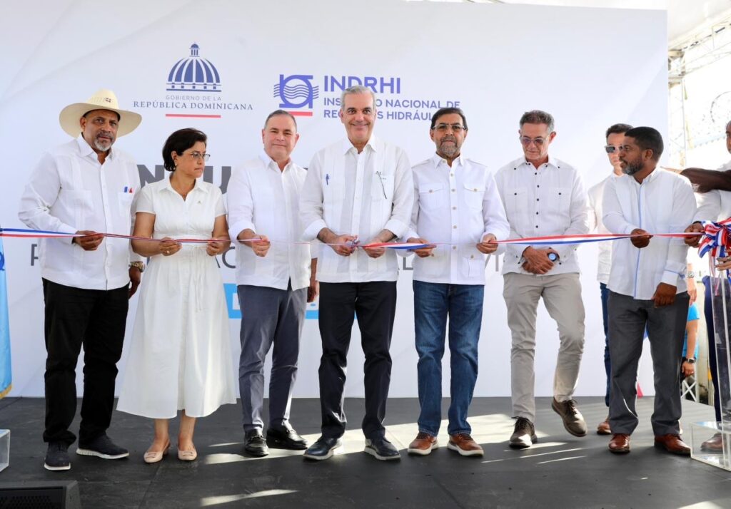 Presidente Abinader entrega en Dajabón obras hidráulicas que mejorarán la producción agrícola, impactando 20,220 tareas y 324 productores 1 8431f5e4 d929 4f23 9e99 1cf90d5537e6