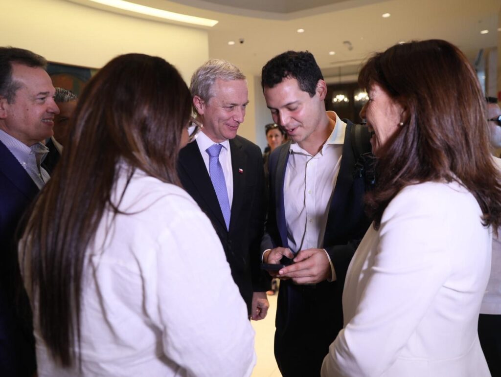 8e8c0025 3c38 4faf b89e 24db08eb45a8