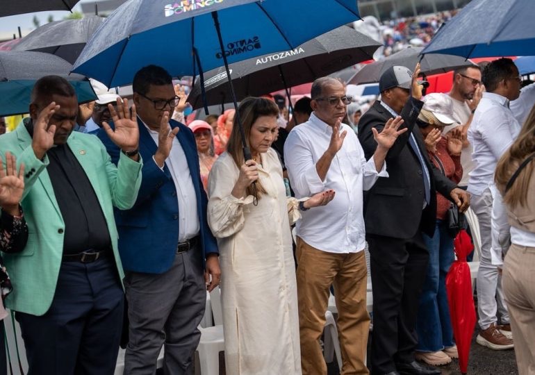 Carolina Mejía destaca fe y esperanza tras asistir a la Batalla de la Fe