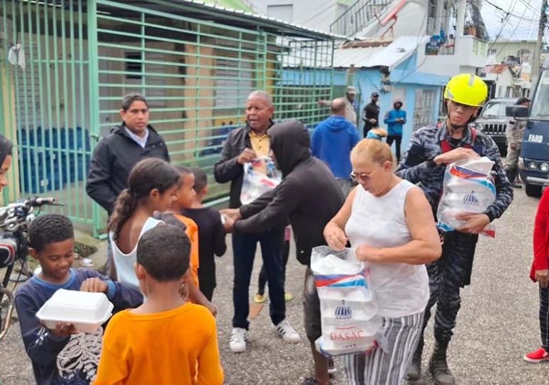 DASAC brindan de manera oportuna e inmediata asistencia a familias afectadas por las lluvias en Puerto Plata
