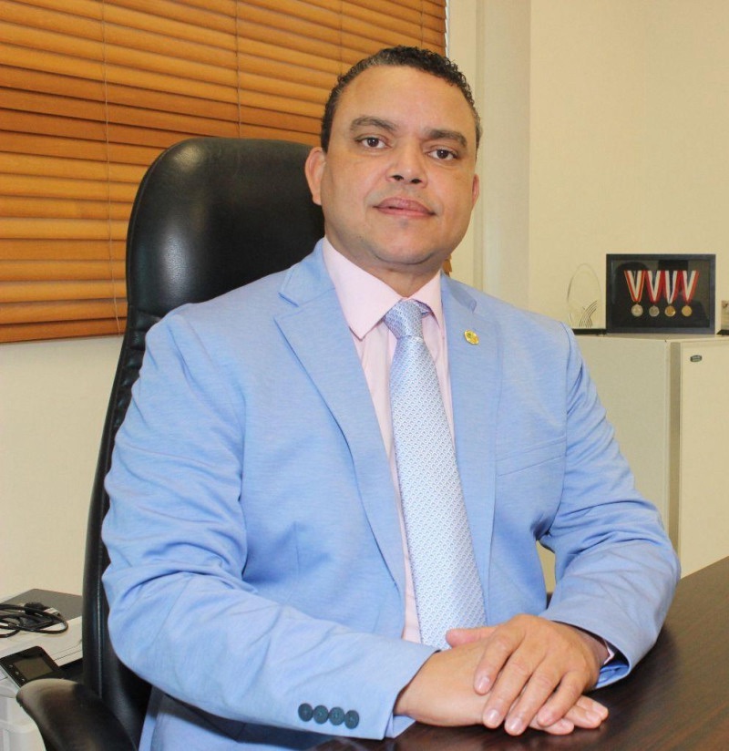 Abinader designa a Julio Landrón como director del Servicio Nacional de Salud