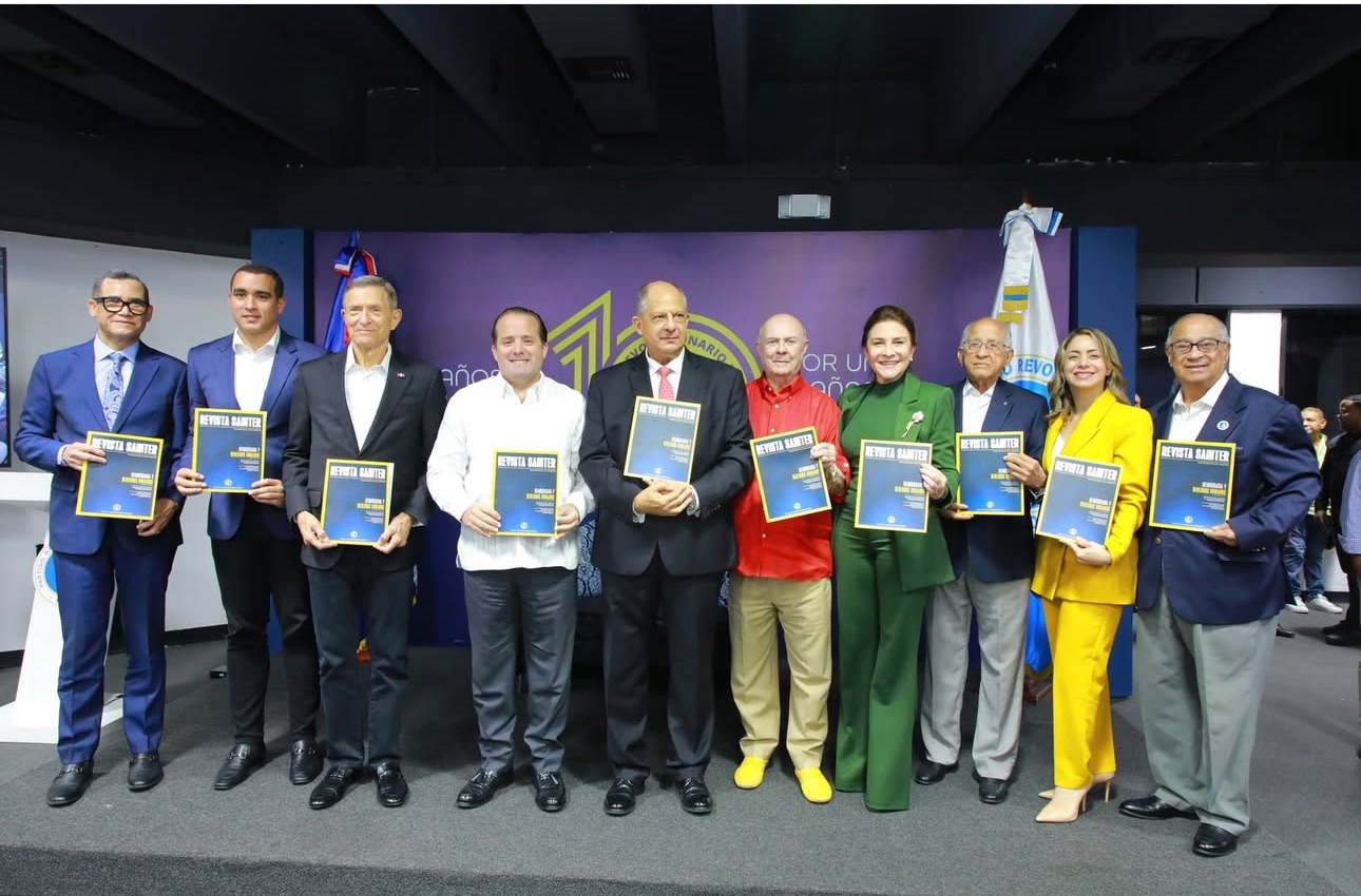 PRM lanza primera edición de la revista “Democracia y Derechos Humanos” dedicada a Peña Gómez