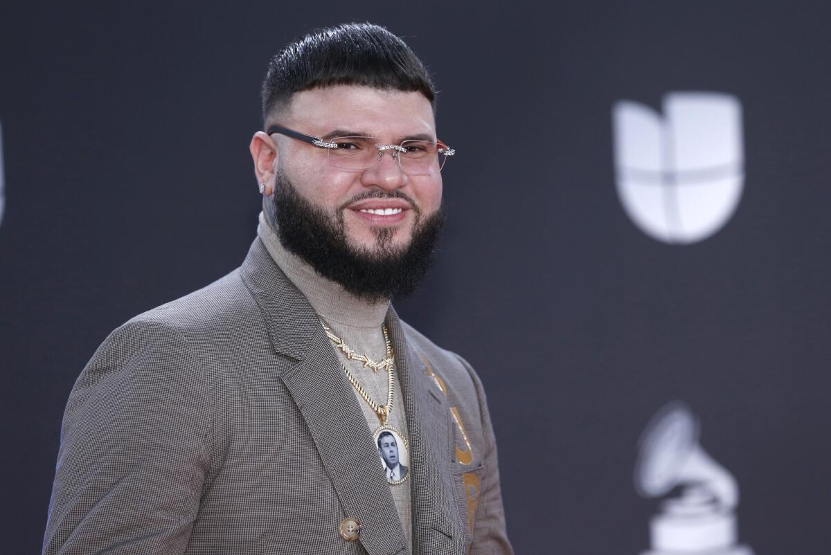 El artista Farruko lanza línea de cannabis medicinal llamada “Carbonabis”