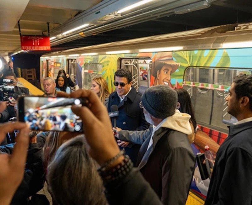 Ministro Collado lanza nueva ruta promocional en la Línea A del tren de Nueva York