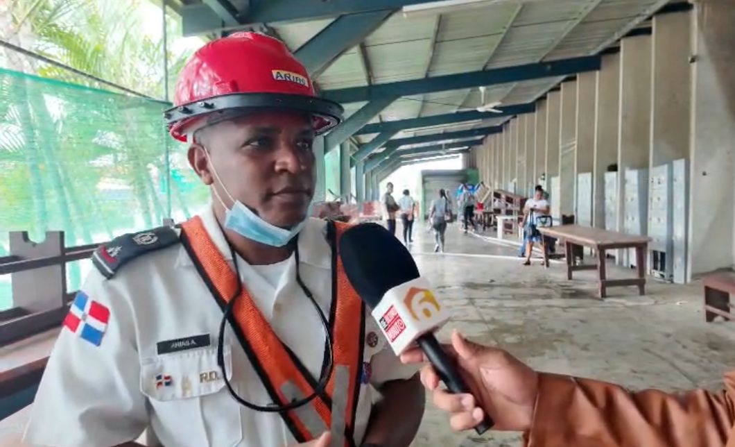 Incendio en cafetería de Industrial de Fibra Dominicana deja un empleado afectado