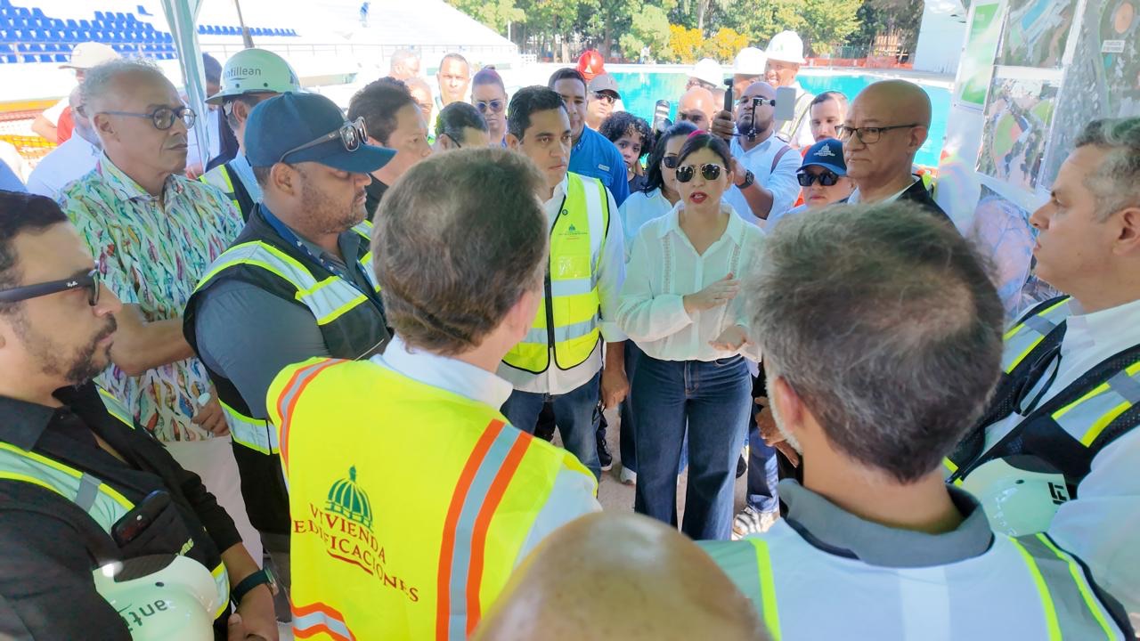 Ito Bisonó asegura avance y supervisión internacional en obras para Juegos 2026