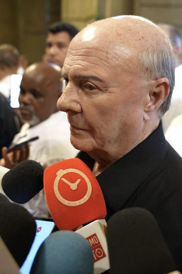 “Tan hablando disparates”, afirma Hipólito Mejía sobre rumores de irregularidades en el Banco Agrícola