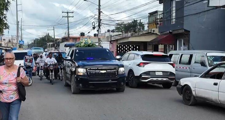Dan el último adiós a joven de 19 años ultimado presuntamente por la PN en San Luis 1 img 3361