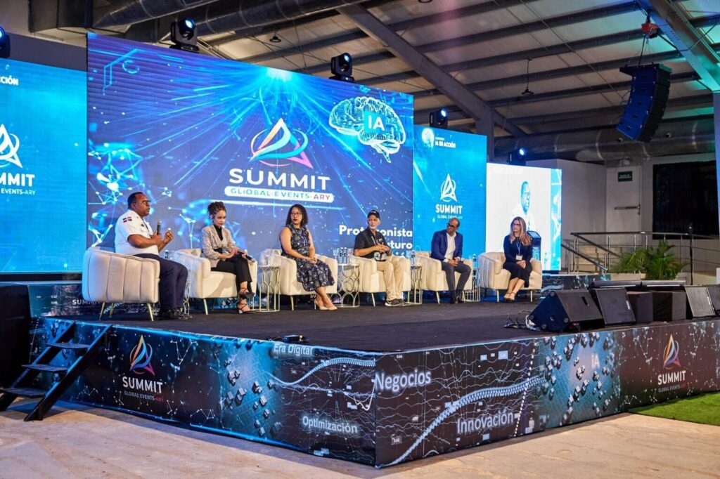 San Cristóbal se posiciona como epicentro de la innovación con el congreso “Protagonista del Futuro: IA en Acción” 1 img 3415