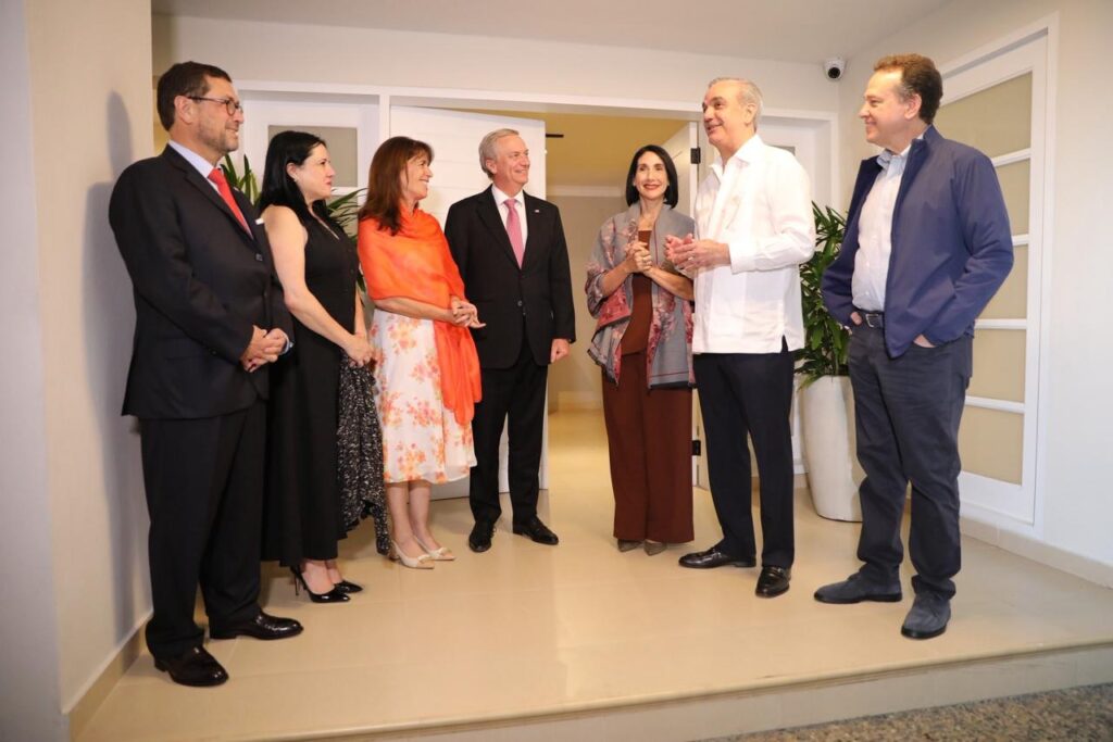 Abinader y presidente electo de Chile abordan fortalecimiento de cooperación bilateral 1 img 3545