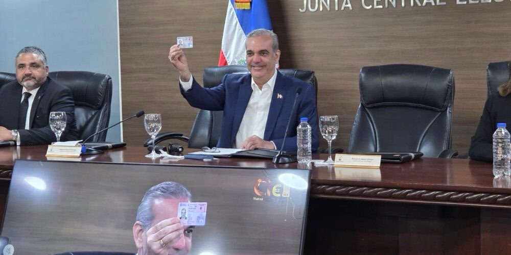 Nueva cédula tendrá 3 diseños, incluyendo uno para extranjeros legales