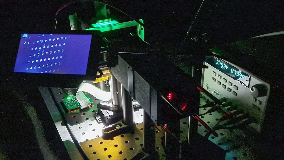 Crean una computadora que imita el cerebro humano y reduce drásticamente el consumo de energía en IA