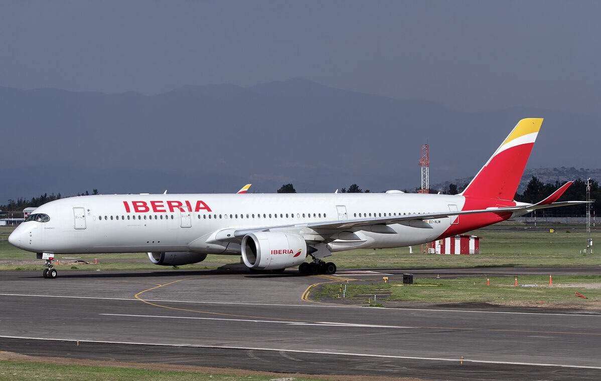 Iberia y Mitur llegan a un acuerdo para aumentar en un 30 % los vuelos a RD en 2026