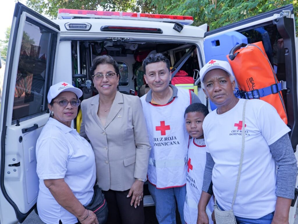 Abinader entrega ambulancia a Cruz Roja-Dajabón, tras solicitud del doctor Víctor Hugo Carrasco 1 img 3763