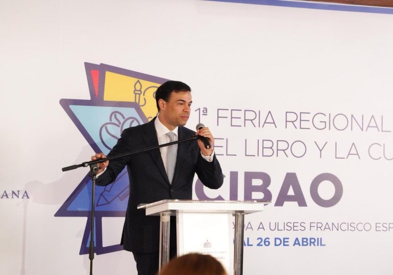 Roberto Ángel anuncia la celebración de la primera Feria Regional del Libro y la Cultura Cibao del 20 al 26 de abril