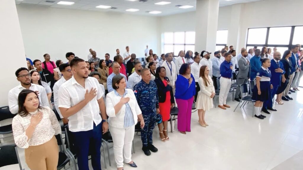 Reconocen a jóvenes destacados de Hato Mayor en Gran Acto de la Juventud 2 img 4033
