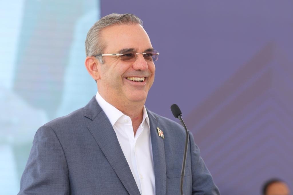 El 59 % de los dominicanos aprueba la gestión del presidente Luis Abinader