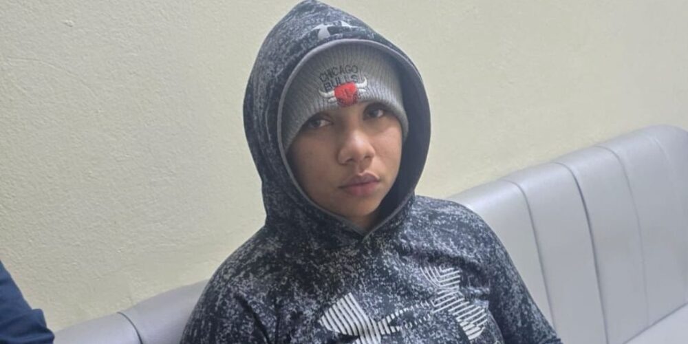 Se entrega joven acusada de matar a tiros a su hermana de 13 años en San Francisco