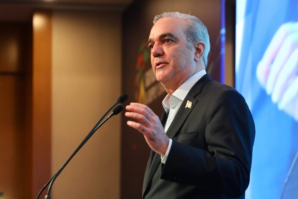 Presidente Abinader sustituye la OPRET por la Empresa Metropolitana de Transporte (EMT) 1 img 4144