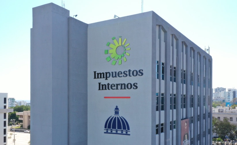 DGII recaudó RD$2,986.7 millones con el marbete; faltan 302 mil vehículos