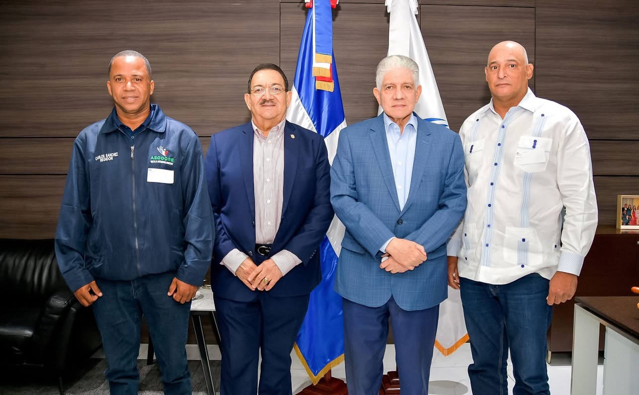 SENADOR CRISTÓBAL CASTILLO Y JOSÉ THELMA GESTIONAN SOLUCIONES PARA LAS CALLES Y EL HOSPITAL DE EL VALLE