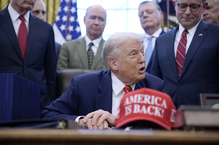 Trump dice que su arco del triunfo en Washington será “más grande que el de París”