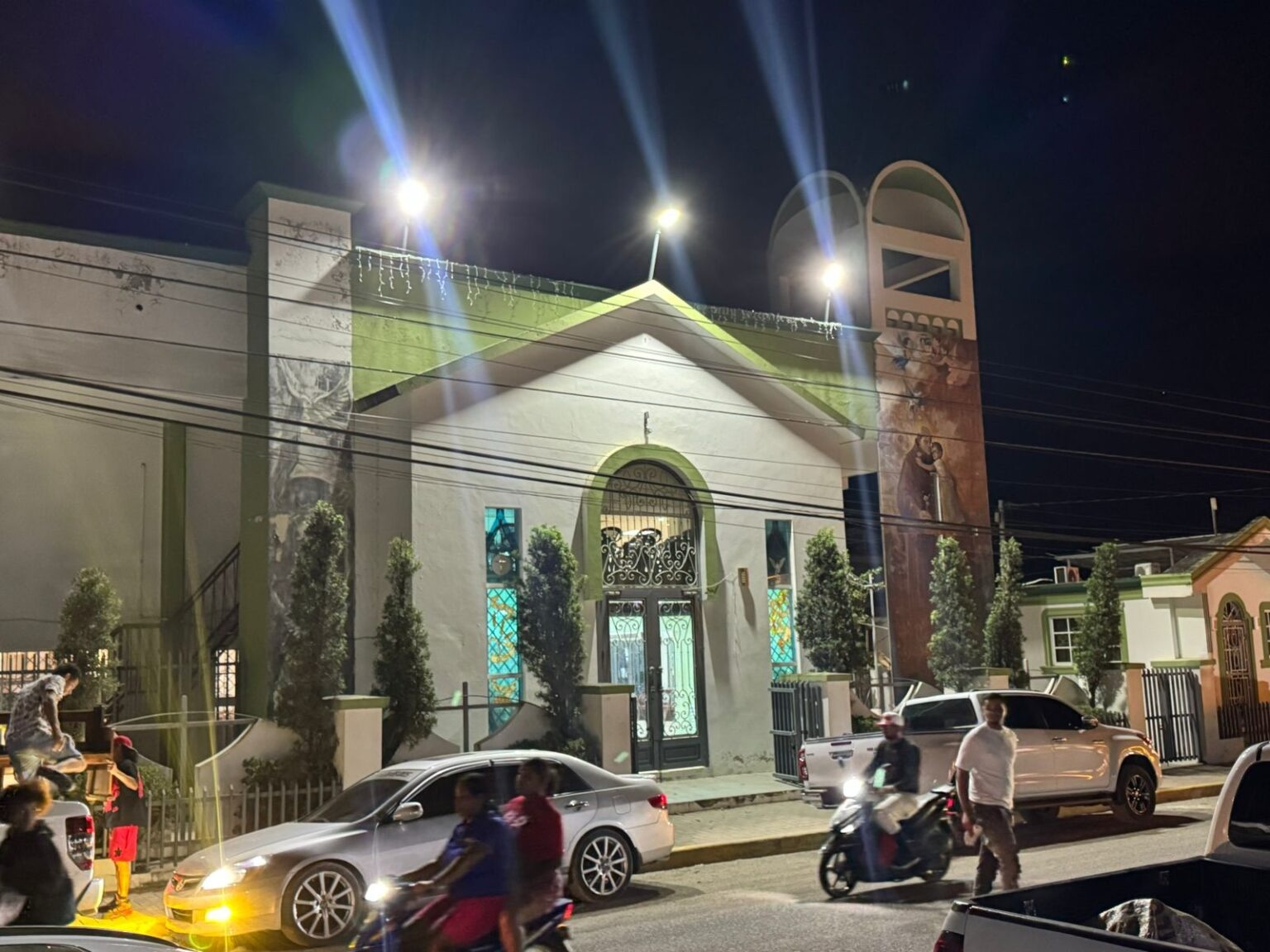 Autoridades y comunidad a la espera de información oficial sobre presunto hallazgo de osamenta en iglesia de Tenares