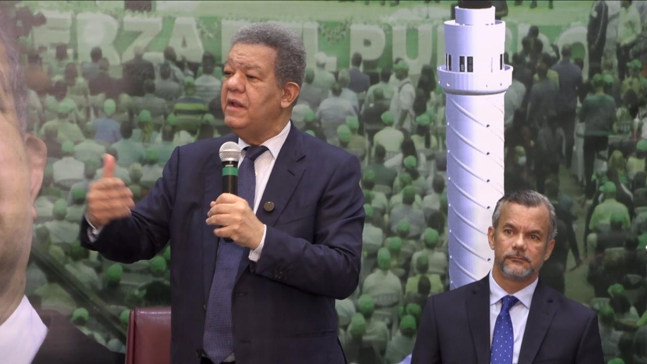 Leonel critica altos precios del pollo y advierte impacto negativo de las importaciones en la producción nacional