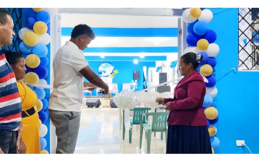 Joven prospecto de los Yankees inaugura templo en Hato Mayor en cumplimiento de promesa a Dios