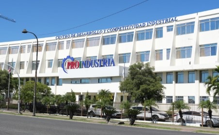Proindustria impulsa encadenamiento productivo con ronda de negocios en la zona fronteriza