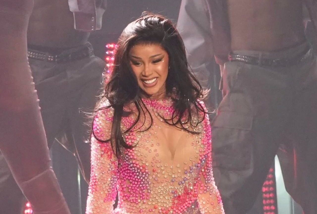 Cardi B arremete contra el ICE en el inicio de su gira “Little Miss Drama Tour”