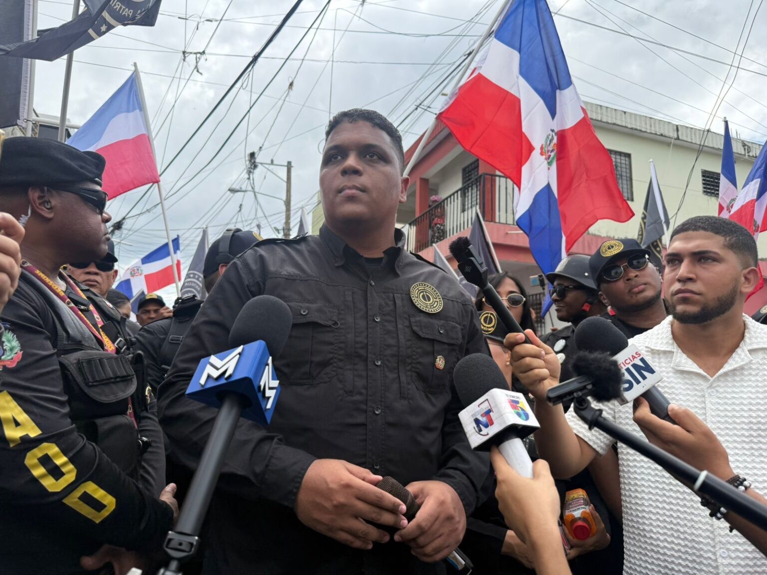 Angelo Vásquez se pronuncia contra bloqueo mediático y políticos que ignoran migración haitiana irregular