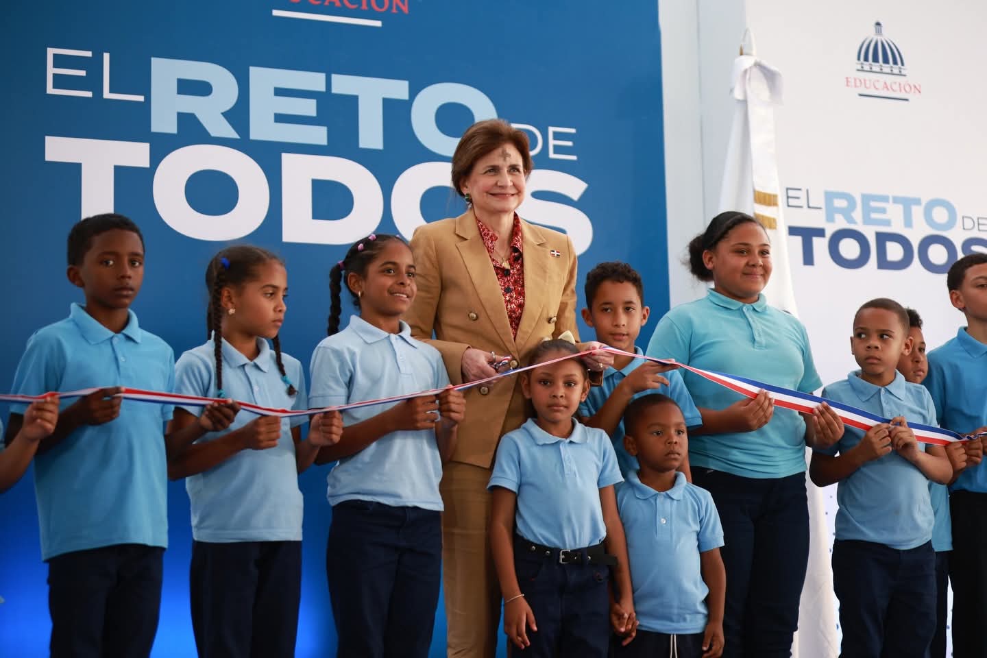 Raquel Peña inaugura Centro Educativo Hermana Dolores García Alcaraz en Peralta, Azua