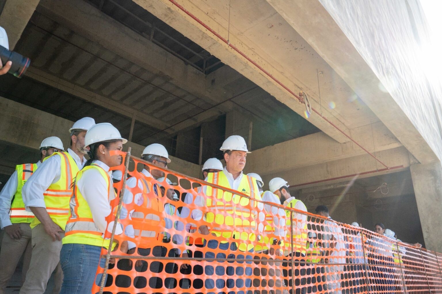 Ministro Ito Bisonó supervisa construcción Ciudad Judicial de SDO