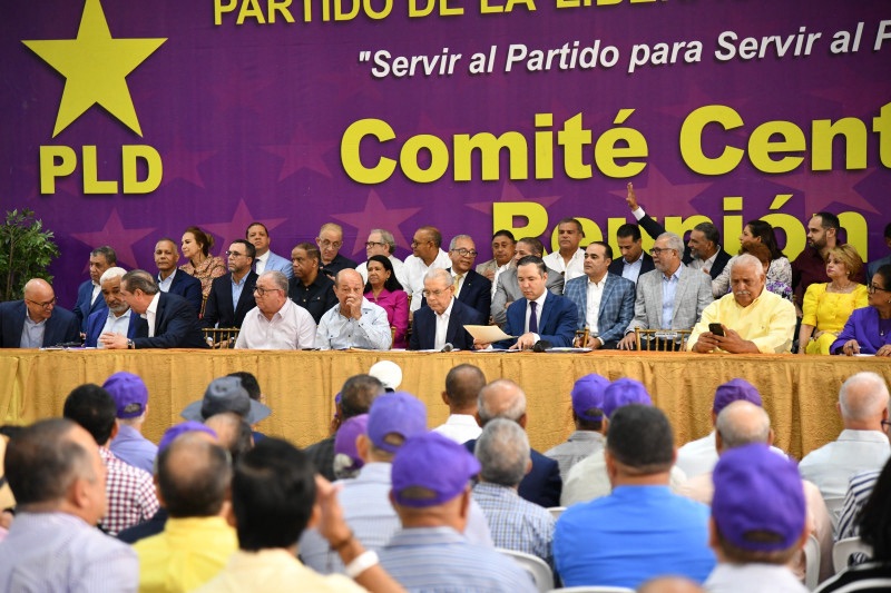 PLD presenta lista de ocho aspirantes a candidato presidencial