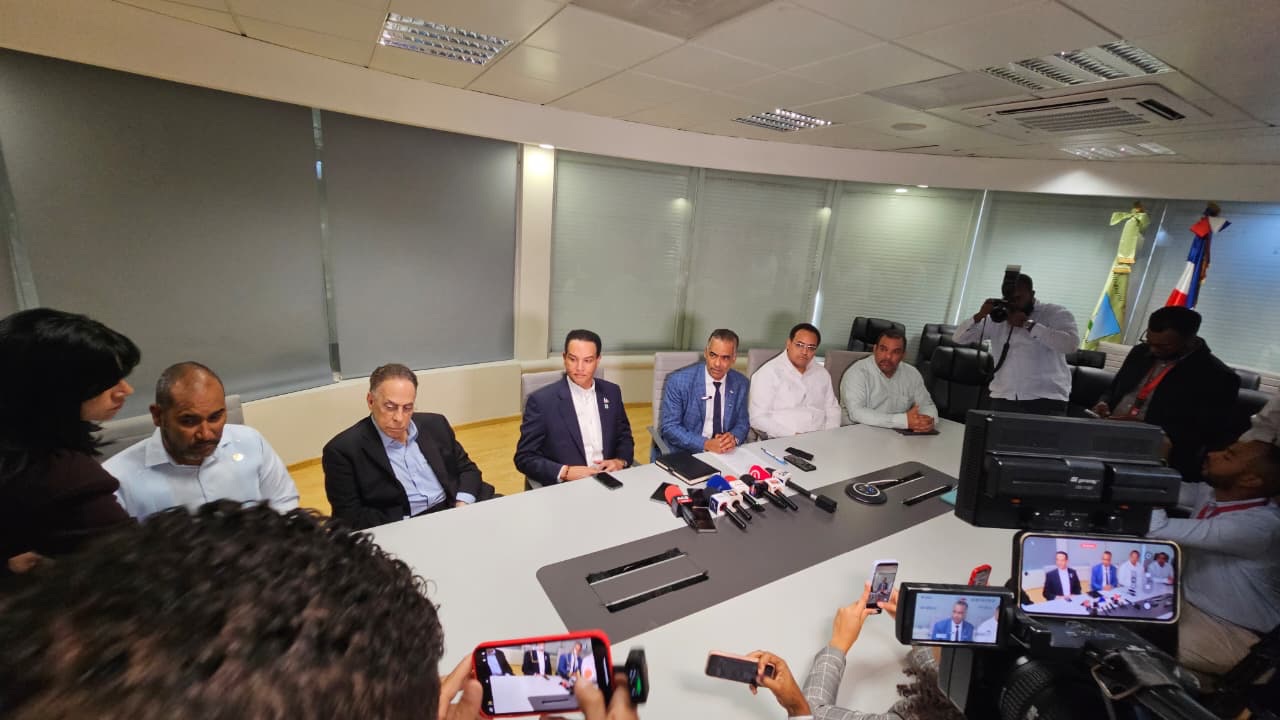 Gobierno investigará causas del apagón nacional tras restablecer el servicio